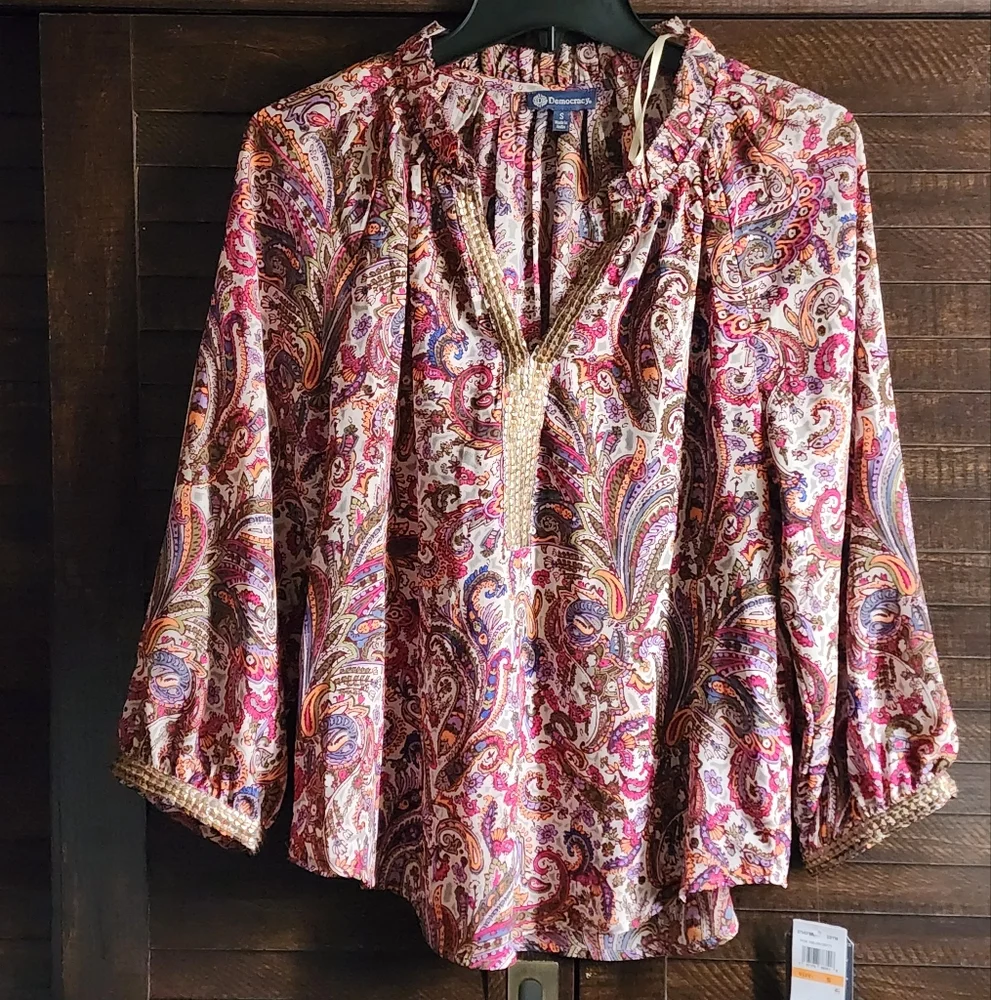 Democracy Woven Top Paisley Print 3/4 Blouson Sleeve Ruffle V-Neck Sage Burry S. - Picture 1 of 11